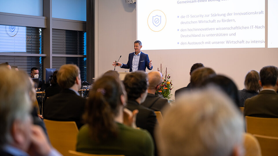 Uwe Neumeier bei der Innovationskonferenz Cybersicherheit 2022