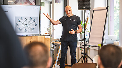 R&S Networks and Cybersecurity Expert Christoph Spitzer in his Digital X Masterclass 2024