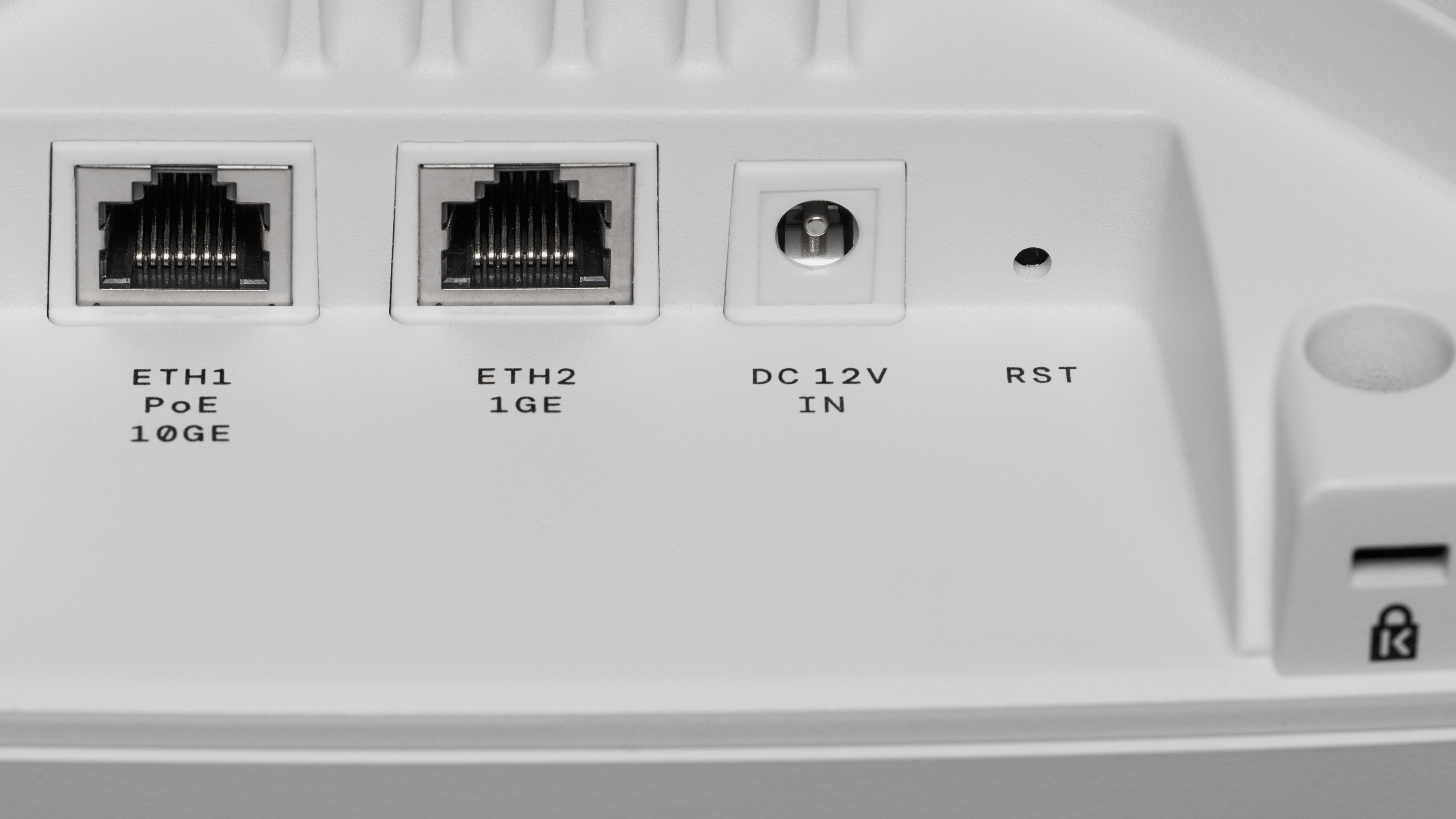 Product photos R&S®LANCOM LX-7400 ports