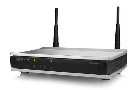 Produktbild LANCOM L-151E Wireless in schräger Frontansicht